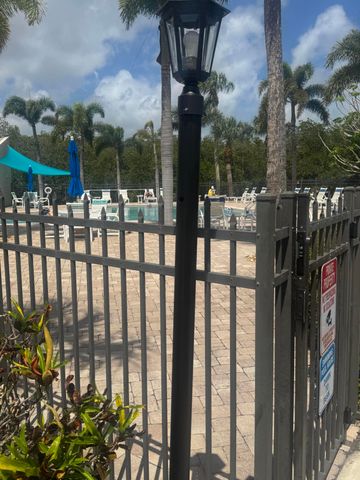 1444 SE Riverside Drive SE B-7, Stuart, FL 34996