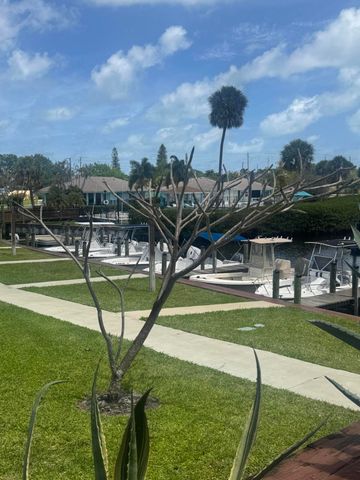 1444 SE Riverside Drive SE B-7, Stuart, FL 34996
