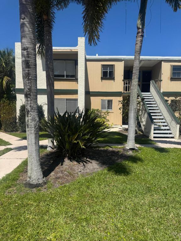 1444 SE Riverside Drive SE B-7, Stuart, FL 34996