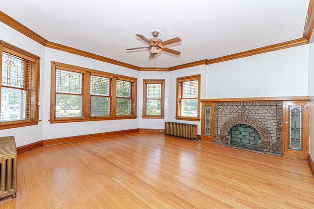 5253 W Wrightwood Avenue, Chicago, IL 60639