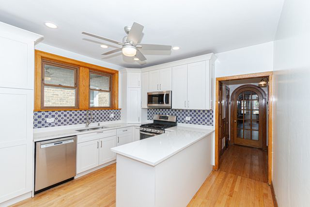 5253 W Wrightwood Avenue, Chicago, IL 60639