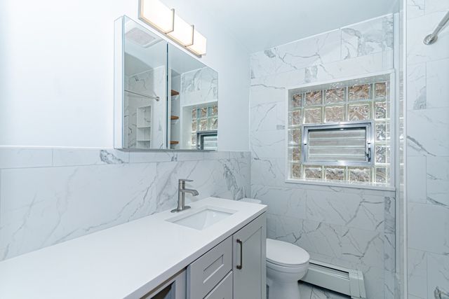 5253 W Wrightwood Avenue, Chicago, IL 60639