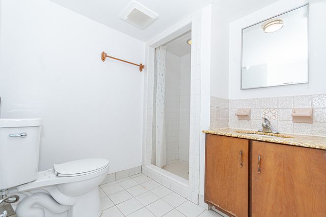 5253 W Wrightwood Avenue, Chicago, IL 60639