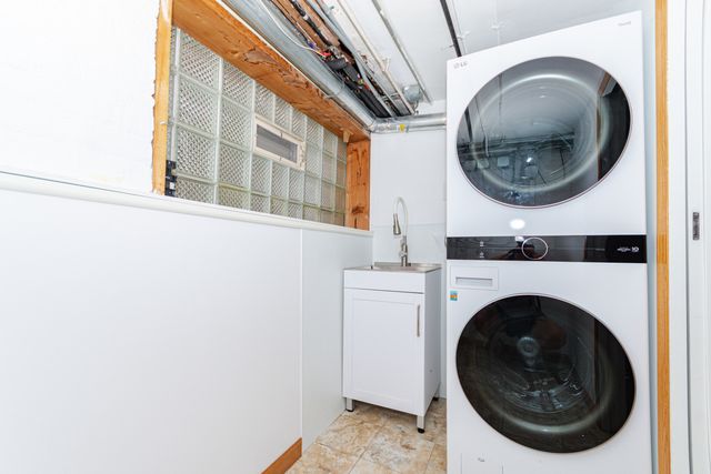 5253 W Wrightwood Avenue, Chicago, IL 60639