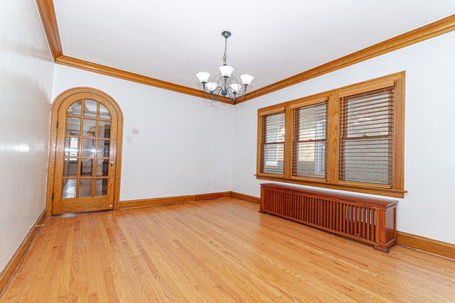 5253 W Wrightwood Avenue, Chicago, IL 60639