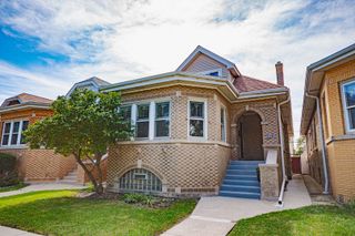 5253 W Wrightwood Avenue, Chicago, IL 60639