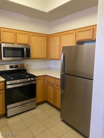 700 CARNEGIE Street 3813, Henderson, NV 89052