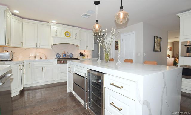 422 Mill River Road, Upper Brookville, NY 11771