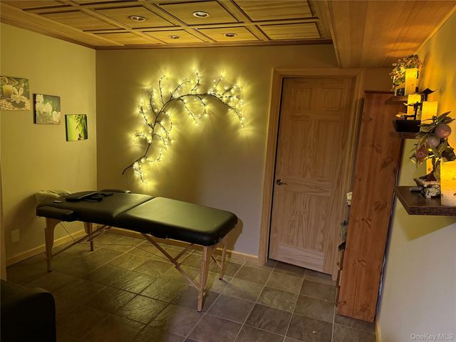 422 Mill River Road, Upper Brookville, NY 11771