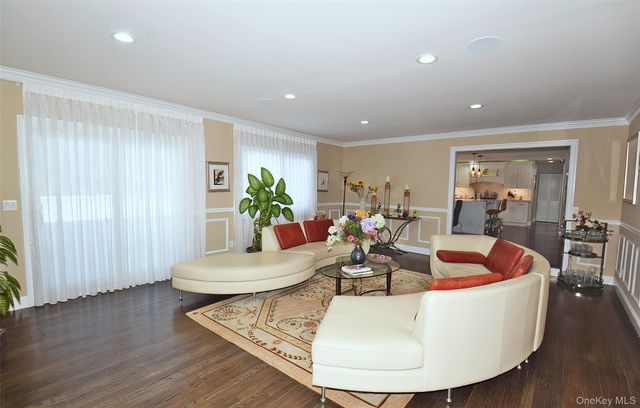 422 Mill River Road, Upper Brookville, NY 11771