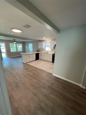 3211 Retta Street, Houston, TX 77026