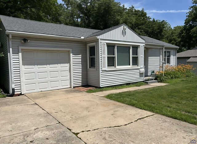 4708 SW 18th TER, Topeka, KS 66614