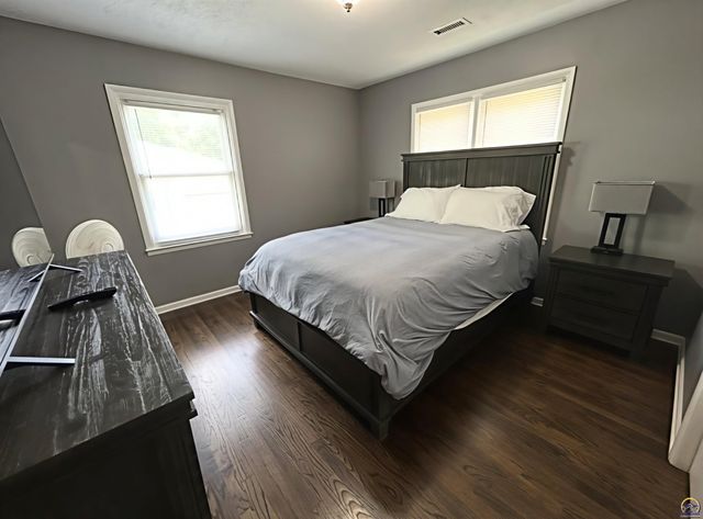 4708 SW 18th TER, Topeka, KS 66614