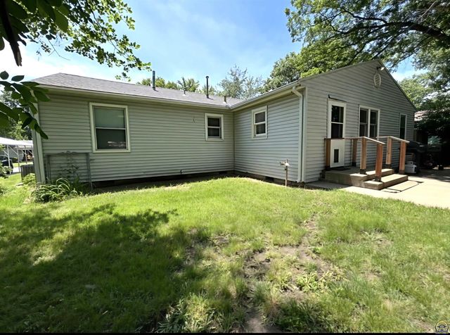 4708 SW 18th TER, Topeka, KS 66614
