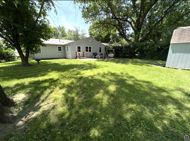 4708 SW 18th TER, Topeka, KS 66614