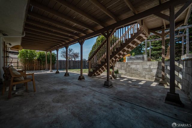 935 Regina Way, Pacifica, CA 94044