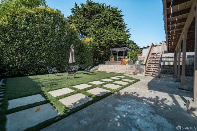 935 Regina Way, Pacifica, CA 94044