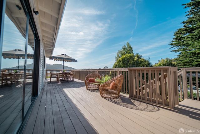 935 Regina Way, Pacifica, CA 94044