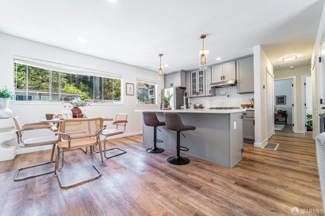 935 Regina Way, Pacifica, CA 94044