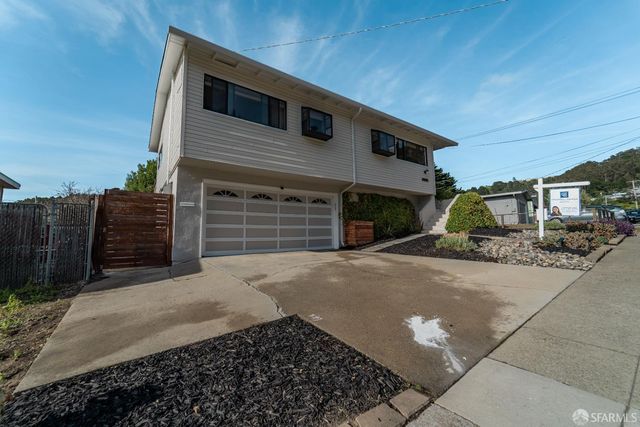 935 Regina Way, Pacifica, CA 94044