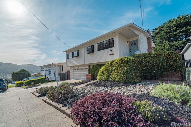 935 Regina Way, Pacifica, CA 94044