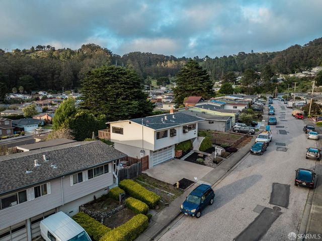 935 Regina Way, Pacifica, CA 94044