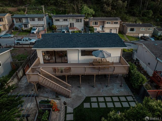 935 Regina Way, Pacifica, CA 94044