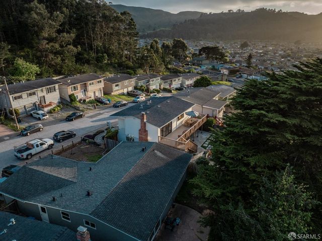 935 Regina Way, Pacifica, CA 94044