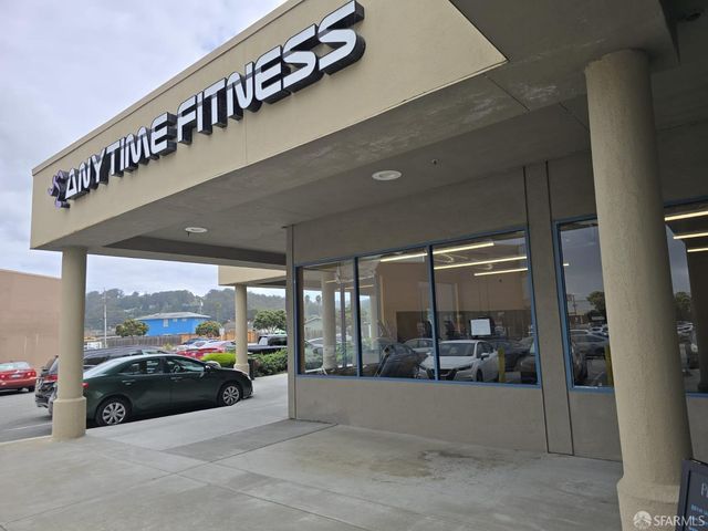 935 Regina Way, Pacifica, CA 94044