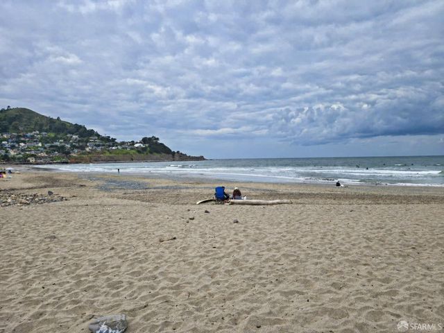 935 Regina Way, Pacifica, CA 94044