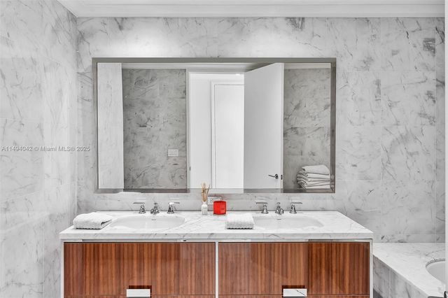 15701 Collins Ave 805, Sunny Isles Beach, FL 33160