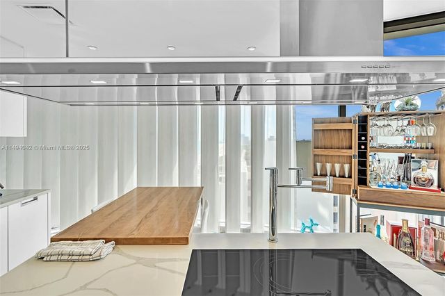 15701 Collins Ave 805, Sunny Isles Beach, FL 33160