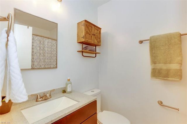3133 Dunworken DR, Chesapeake, VA 23321