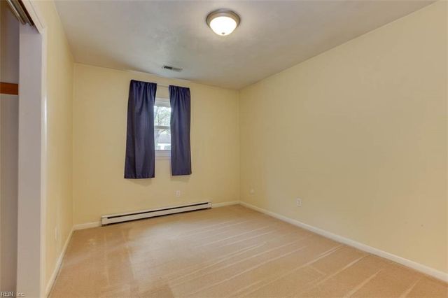 3133 Dunworken DR, Chesapeake, VA 23321