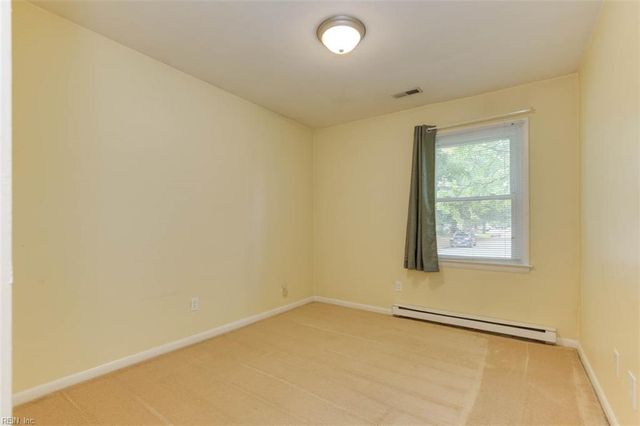 3133 Dunworken DR, Chesapeake, VA 23321