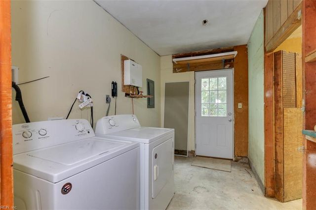 3133 Dunworken DR, Chesapeake, VA 23321
