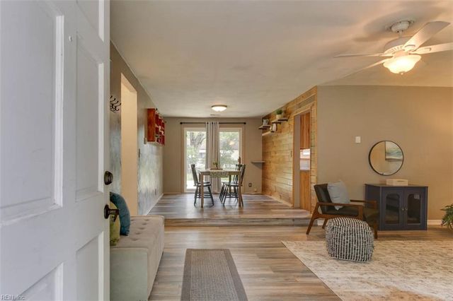 3133 Dunworken DR, Chesapeake, VA 23321