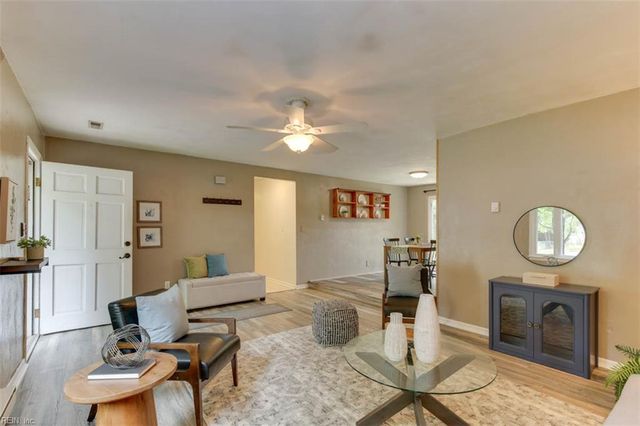 3133 Dunworken DR, Chesapeake, VA 23321