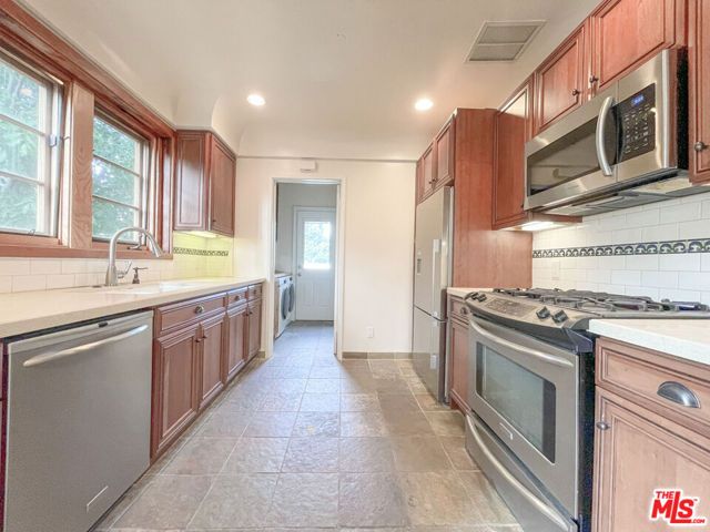 219 S Hamilton Drive 2, Beverly Hills, CA 90211