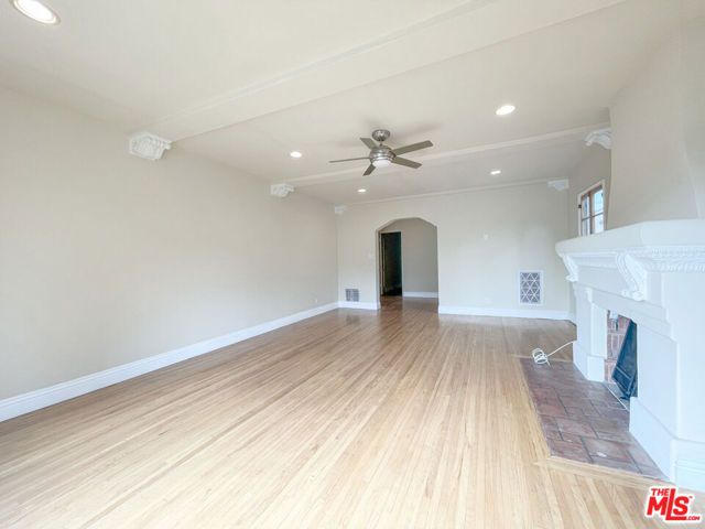 219 S Hamilton Drive 2, Beverly Hills, CA 90211