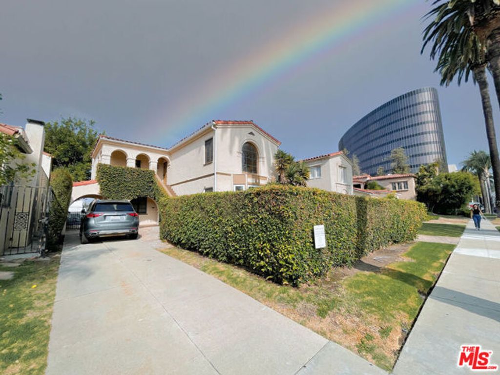 219 S Hamilton Drive 2, Beverly Hills, CA 90211