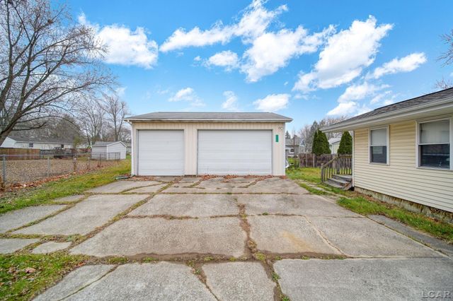 919 Pontiac Trail, Tecumseh, MI 49286