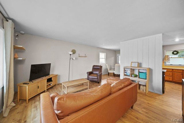 919 Pontiac Trail, Tecumseh, MI 49286