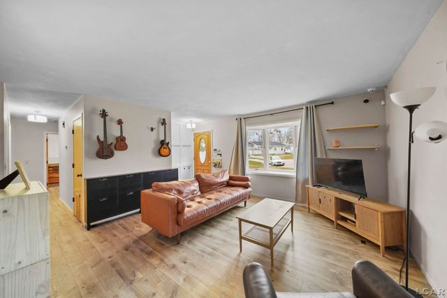 919 Pontiac Trail, Tecumseh, MI 49286