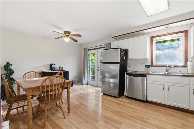 1308 SW Highland Drive, Lee's Summit, MO 64081