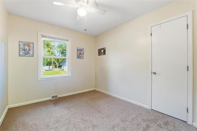 1308 SW Highland Drive, Lee's Summit, MO 64081