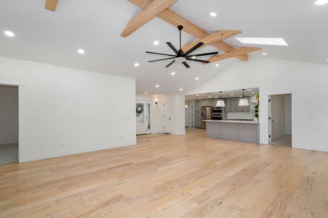 851 W Meadowview Drive, Nixa, MO 65714