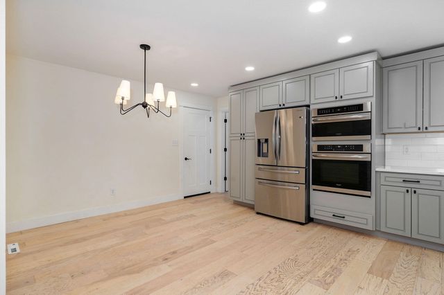 851 W Meadowview Drive, Nixa, MO 65714