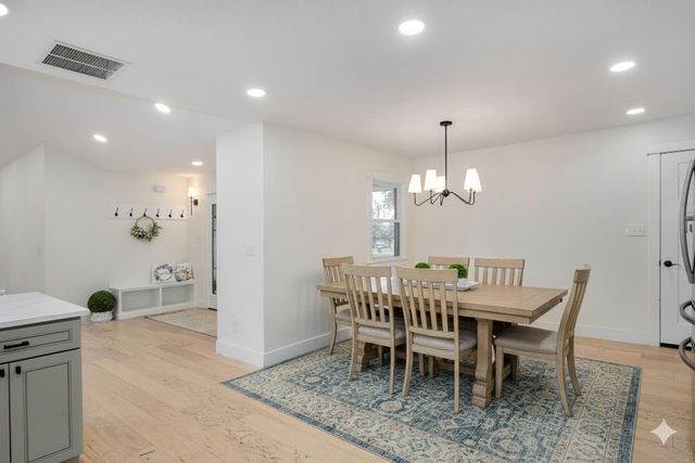 851 W Meadowview Drive, Nixa, MO 65714