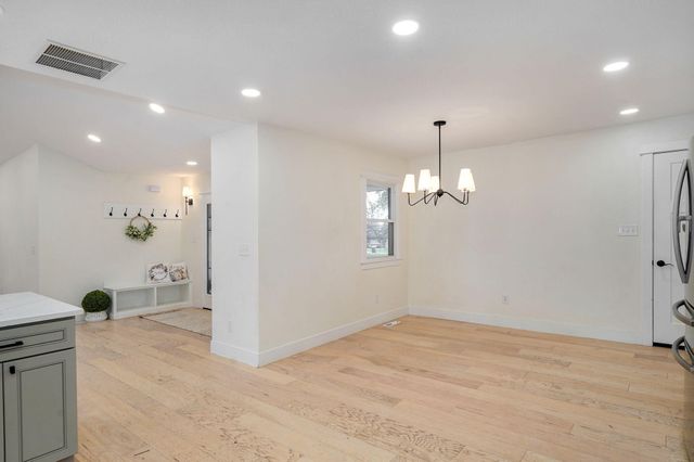 851 W Meadowview Drive, Nixa, MO 65714